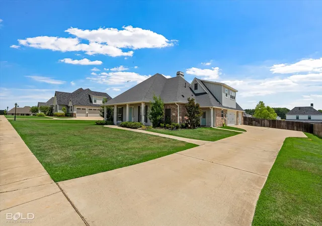 Photo 4 of Single family home for sale at 143 Oak Alley Rd, Stonewall, LA 71078 | MLS# 21342700 | Listing updated on 2026-08-18