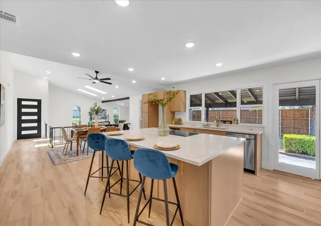 Photo 2 of Single family home for sale at 6631 Hunters Ridge Dr, Dallas, TX 75248 | MLS# 21342263 | Listing updated on 2026-10-06