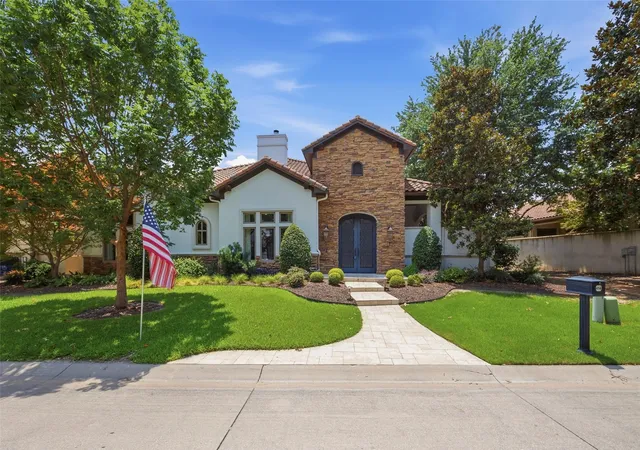 Photo 1 of Single family home for sale at 414 Wyndham Crst, Westworth Village, TX 76114 | MLS# 21342406 | Listing updated on 2026-08-19