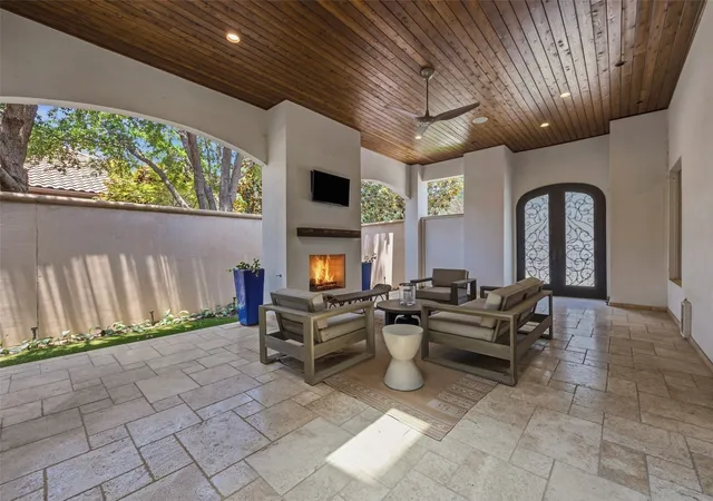 Photo 3 of Single family home for sale at 414 Wyndham Crst, Westworth Village, TX 76114 | MLS# 21342406 | Listing updated on 2026-08-19