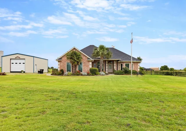Photo 2 of Sale Pending at 2395 Fm 36 S, Caddo Mills, TX 75135 | MLS# 21340920 | Listing updated on 2026-08-29