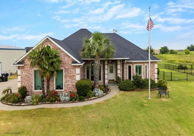 Photo 3 of Sale Pending at 2395 Fm 36 S, Caddo Mills, TX 75135 | MLS# 21340920 | Listing updated on 2026-08-29