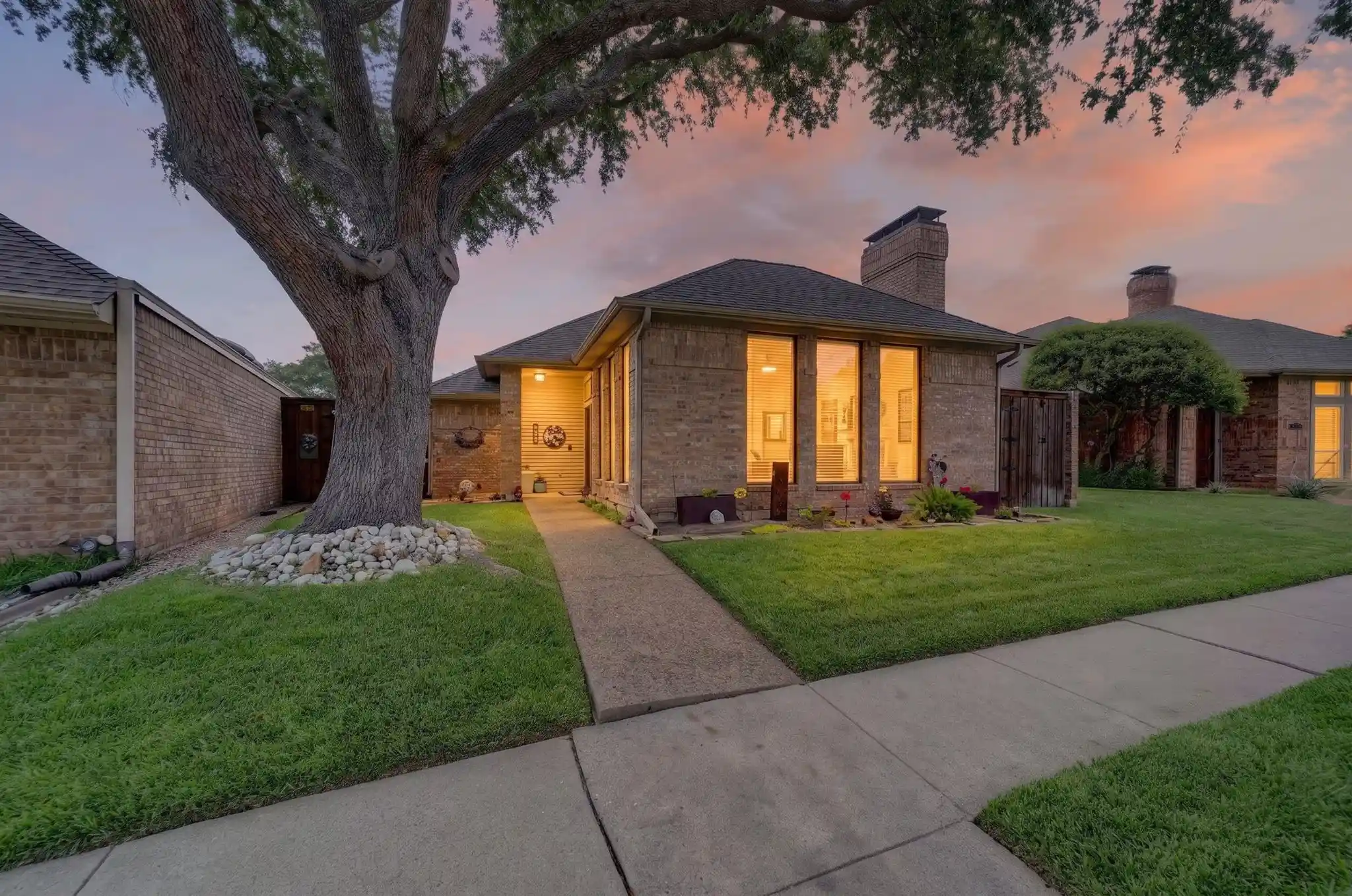 Photo 1 of Single family home for sale at 806 Oakway Ct, Richardson, TX 75081 | MLS# 21342703 | Listing updated on 2026-10-11