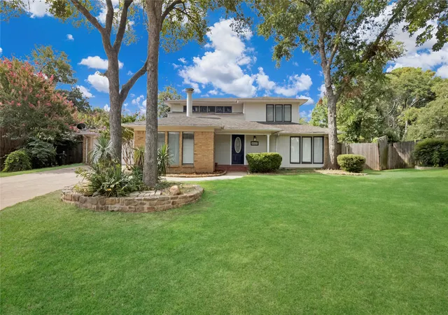 Photo 1 of Single family home for sale at 4927 Stage Line Dr, Arlington, TX 76017 | MLS# 21342465 | Listing updated on 2026-10-05