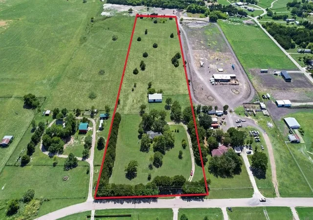 Photo 2 of Land for sale at 824 Batchler Rd, Red Oak, TX 75154 | MLS# 21342358 | Listing updated on 2026-08-24