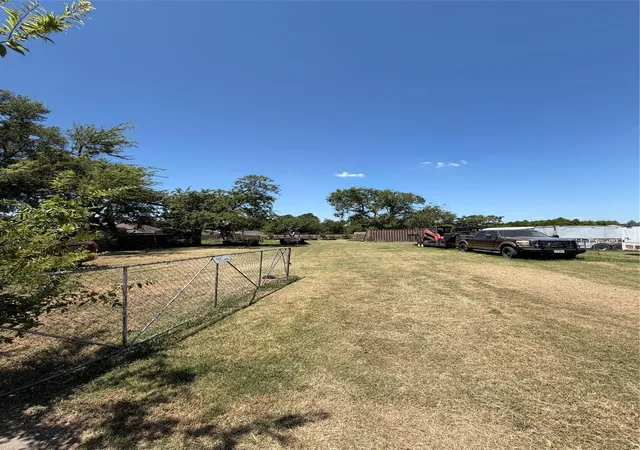 Photo 4 of Land for sale at 609 7Th St, Sulphur Springs, TX 75482 | MLS# 21340731 | Listing updated on 2026-10-07