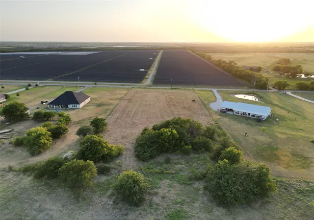 Photo 2 of House for sale at 8300 Freeman Rd, Sanger, TX 76266 | MLS# 21342361 | Listing updated on 2026-07-28