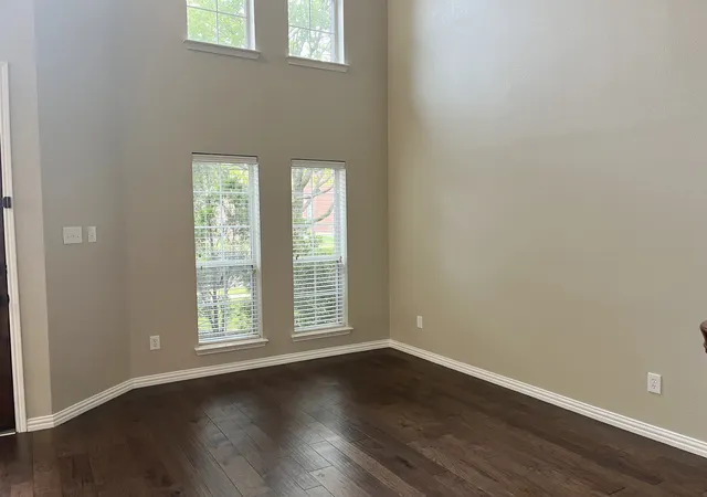 Photo 4 of Single family home for sale at 9305 Clearview Dr, Mc Kinney, TX 75072 | MLS# 21339991 | Listing updated on 2026-08-31