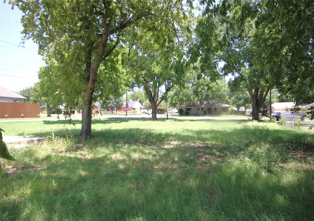 4th image of 523 W 4Th St, Justin, TX 76247 | MLS# 21341582