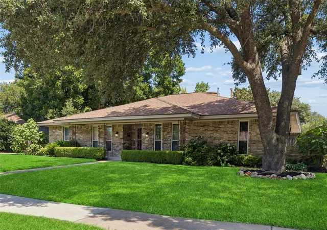 3rd image of 2829 Teakwood Ln, Plano, TX 75075 | MLS# 21338131