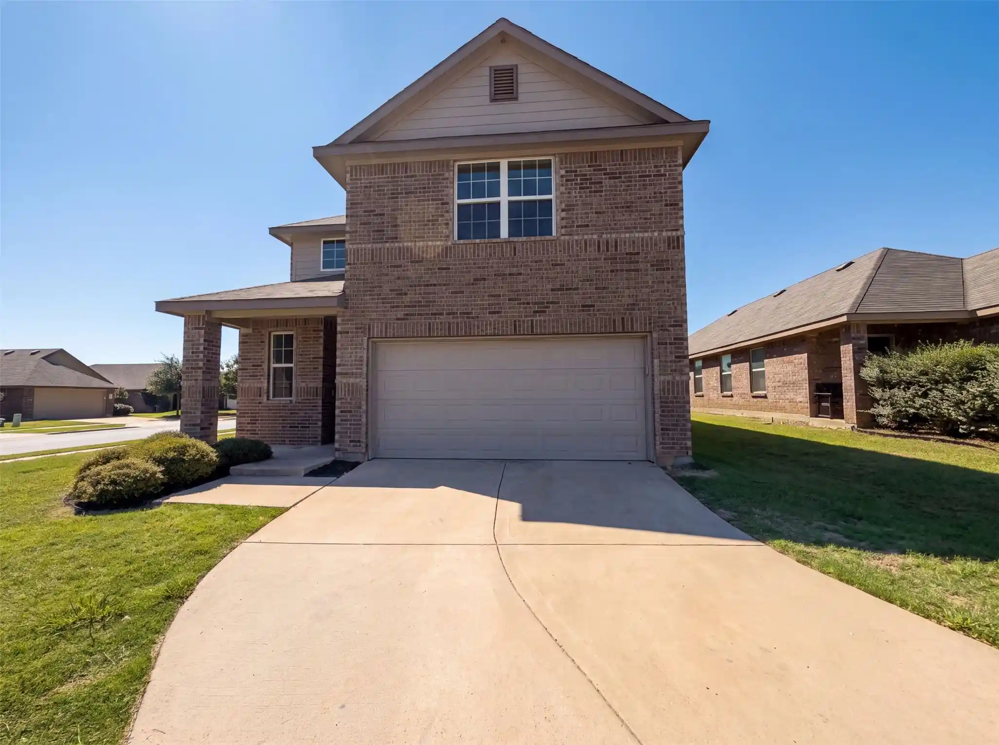 Single family home for sale at 1713 Blue Jay Dr, Ennis, TX 75119 | MLS# 21342945