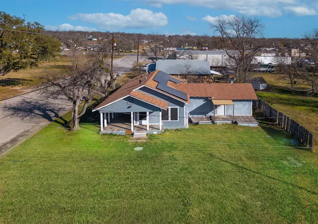 Photo 1 of Single family home for sale at 1318 Hanover St, Weatherford, TX 76086 | MLS# 21342976 | Listing updated on 2026-07-28