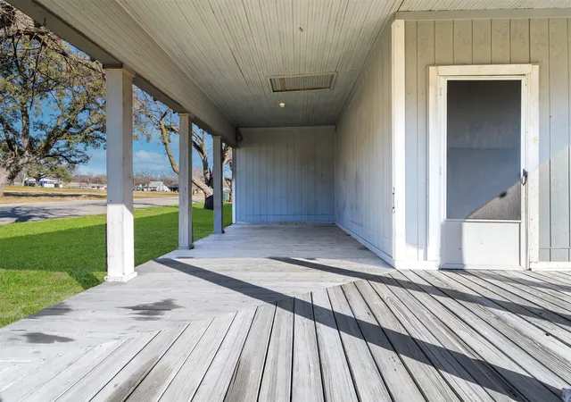 Photo 3 of Single family home for sale at 1318 Hanover St, Weatherford, TX 76086 | MLS# 21342976 | Listing updated on 2026-07-28