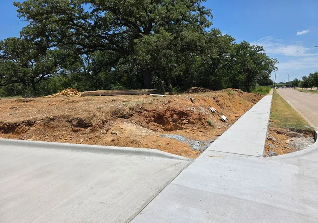 5th image of 9 Delano Ct, Dalworthington Gardens, TX 76106 | MLS# 21343021