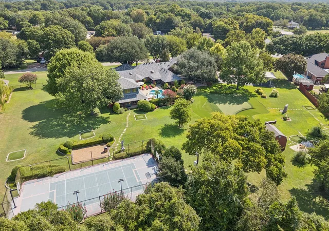 Photo 2 of Mansion for sale at 201 Oakwood Dr, Lancaster, TX 75146 | MLS# 21340654 | Listing updated on 2026-08-27