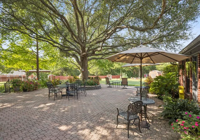 Photo 4 of Single family home for sale at 201 Oakwood Dr, Lancaster, TX 75146 | MLS# 21340654 | Listing updated on 2026-08-27