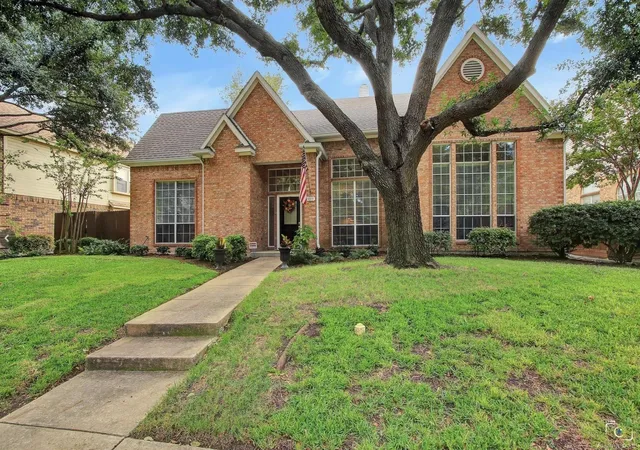 Photo 2 of Single family home for sale at 11013 Hermitage Ln, Frisco, TX 75035 | MLS# 21343045 | Listing updated on 2026-09-29