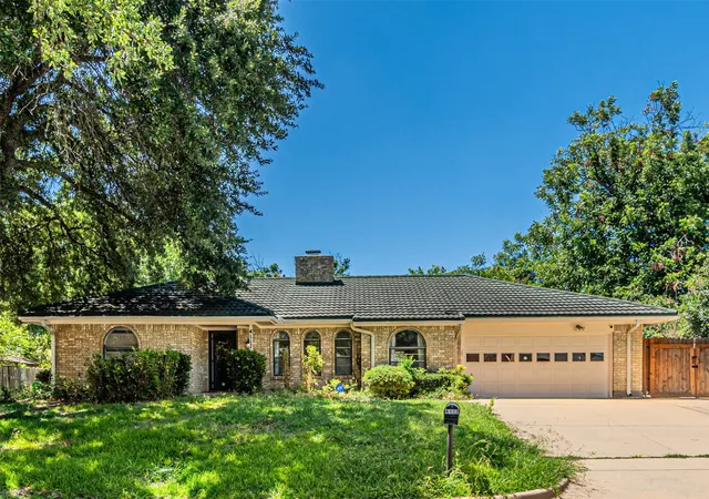 Photo 1 of Single family home for sale at 4117 Aragon Dr, Fort Worth, TX 76133 | MLS# 21342050 | Listing updated on 2026-08-27
