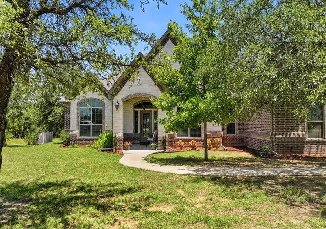 Photo 3 of Single family home for sale at 1522 County Road 2026, Glen Rose, TX 76043 | MLS# 21342539 | Listing updated on 2026-07-28