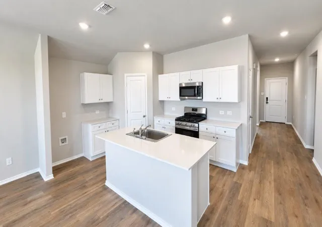 Photo 2 of Single family home for sale at 181 Mlm Pkwy, Bridgeport, TX 76246 | MLS# 21342315 | Listing updated on 2026-10-05