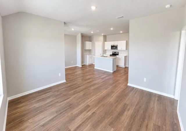 Photo 3 of Single family home for sale at 181 Mlm Pkwy, Bridgeport, TX 76246 | MLS# 21342315 | Listing updated on 2026-10-05
