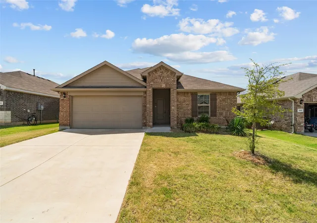 Photo 1 of Single family home for sale at 549 Bronze Cir, Springtown, TX 76082 | MLS# 21343100 | Listing updated on 2026-09-15