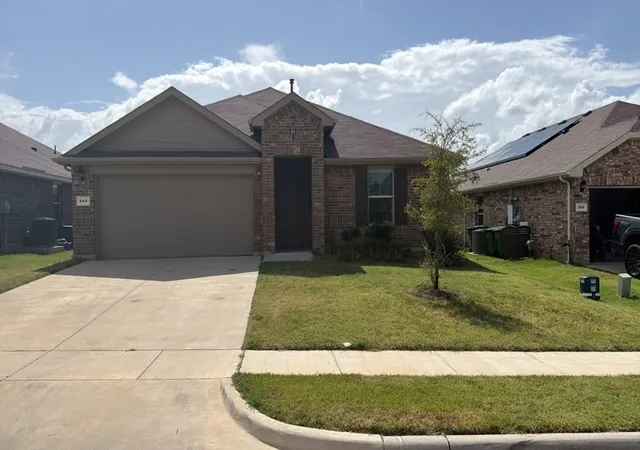 Photo 2 of Single family home for sale at 549 Bronze Cir, Springtown, TX 76082 | MLS# 21343100 | Listing updated on 2026-09-15