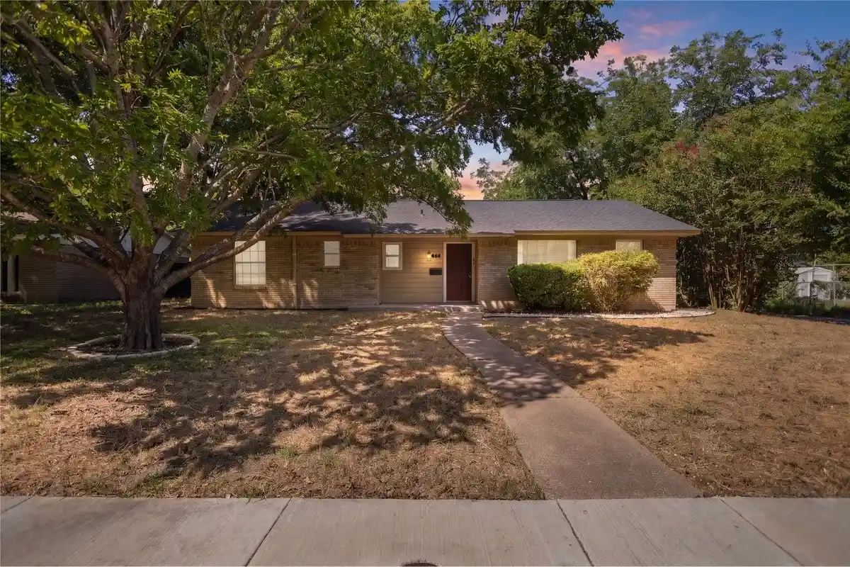 Photo 1 of Single family home for sale at 655 W Pentagon Pkwy, Dallas, TX 75224 | MLS# 21342032 | Listing updated on 2026-10-13