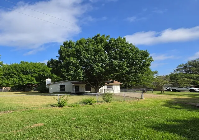 Photo 2 of Sale Pending at 329 Walnut Ave, Azle, TX 76020 | MLS# 21342473 | Listing updated on 2026-08-08