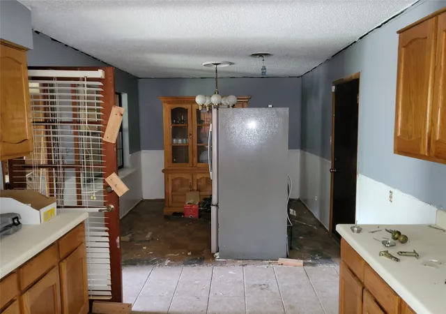 Photo 3 of Single family home for sale at 7825 Gaston Ave, Fort Worth, TX 76116 | MLS# 21342330 | Listing updated on 2026-08-20