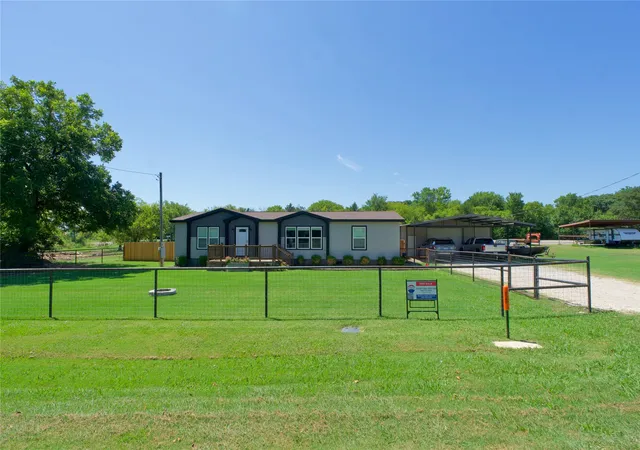Photo 2 of Manufactured home for sale at 88 County Road 188, Gainesville, TX 76240 | MLS# 21340224 | Listing updated on 2026-08-29