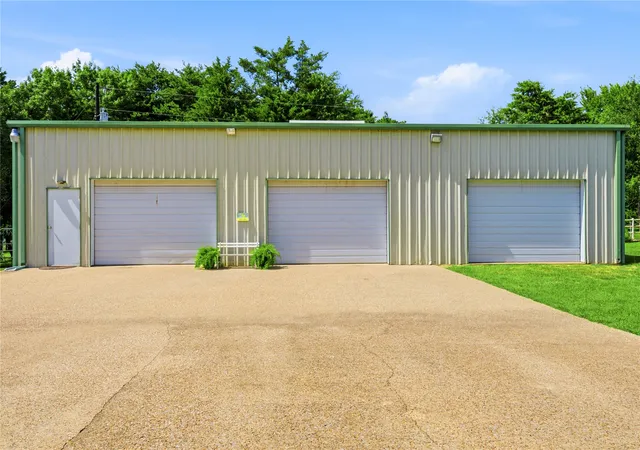 Photo 2 of Single family home for sale at 1682 4825, Athens, TX 75751 | MLS# 21340062 | Listing updated on 2026-08-26