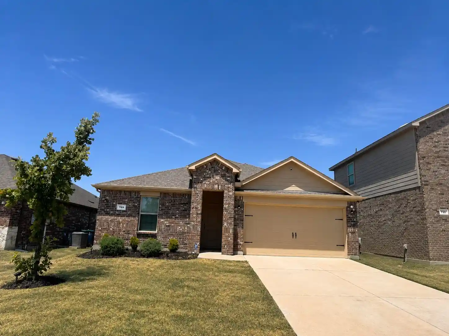Photo 3 of Single family home for sale at 709 Glover Dr, Aubrey, TX 76227 | MLS# 21341736 | Listing updated on 2026-10-29