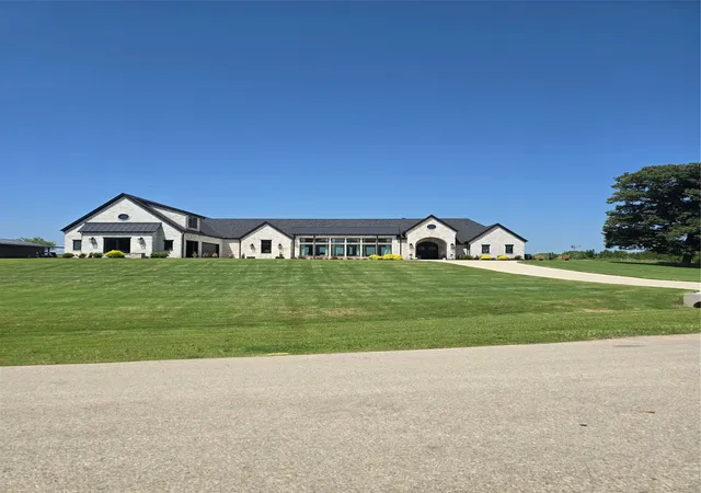 Photo 3 of Single family home for sale at 401 Cd Trl, Weatherford, TX 76087 | MLS# 21343202 | Listing updated on 2026-08-27