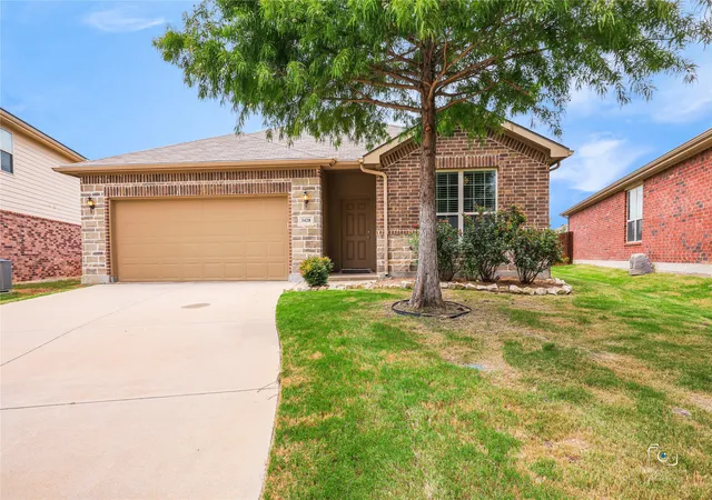 Photo 2 of Single family home for sale at 3428 Wavecrest Ln, Denton, TX 76208 | MLS# 21342554 | Listing updated on 2026-08-23