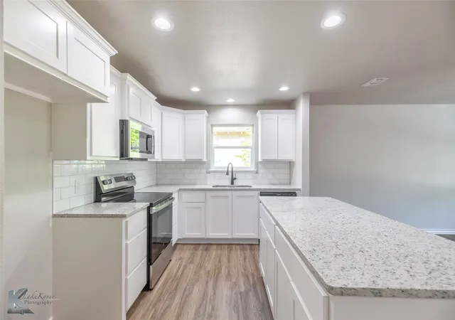 Photo 4 of Sale Pending at 1842 N 10Th St, Abilene, TX 79603 | MLS# 21343338 | Listing updated on 2026-08-13