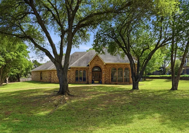 Photo 1 of Single family home for sale at 1363 Cross Timber Dr, Southlake, TX 76092 | MLS# 21343140 | Listing updated on 2026-08-20