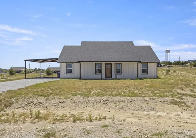 Photo 1 of Single family home for sale at 6043 Piper Anne St, Azle, TX 76020 | MLS# 21343170 | Listing updated on 2026-08-17
