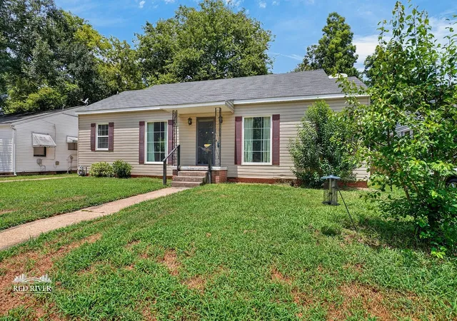 2nd image of 250 E Fairview St, Shreveport, LA 71104 | MLS# 21342420