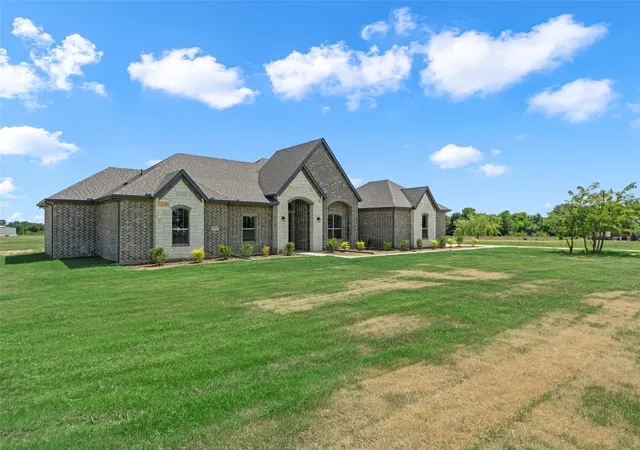2nd image of 1121 Canyon Lake Rd, Wills Point, TX 75169 | MLS# 21341499