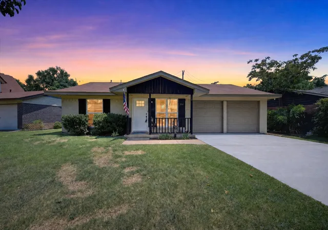 Photo 1 of Sale Pending at 250 S Shore Pl, Lewisville, TX 75067 | MLS# 21342634 | Listing updated on 2026-08-19