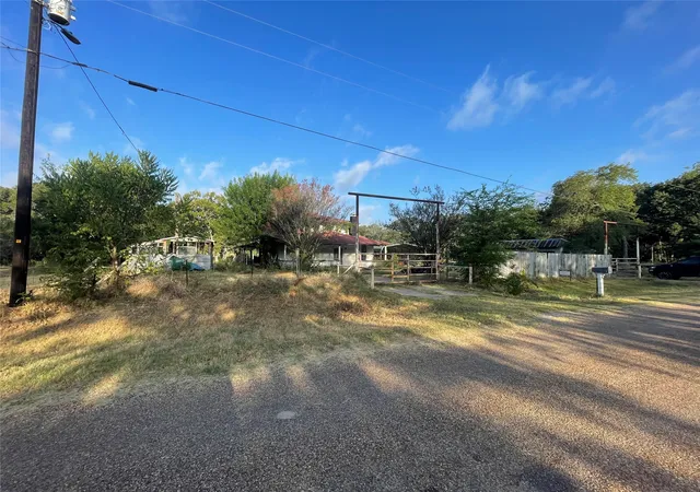 Photo 3 of Single family home for sale at 600 Vz County Road 2436, Mabank, TX 75147 | MLS# 21342877 | Listing updated on 2026-09-16