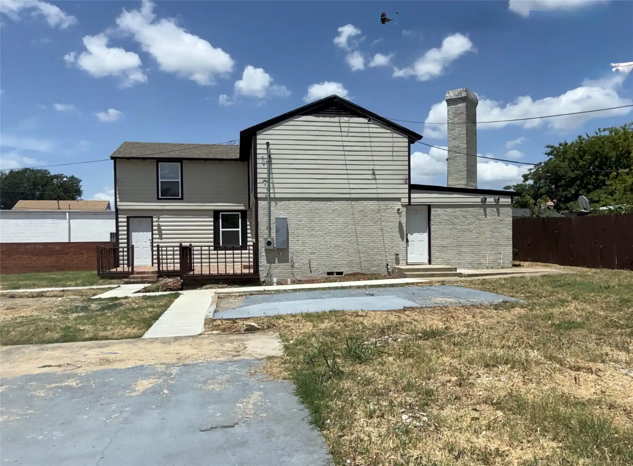 Photo 1 of Single family home for sale at 7629 Military Pkwy, Dallas, TX 75227 | MLS# 21342553 | Listing updated on 2026-10-23