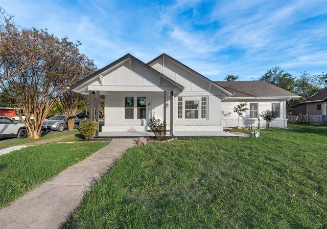 Photo 3 of Single family home for sale at 2003 Walnut St, Greenville, TX 75401 | MLS# 21343555 | Listing updated on 2026-08-17