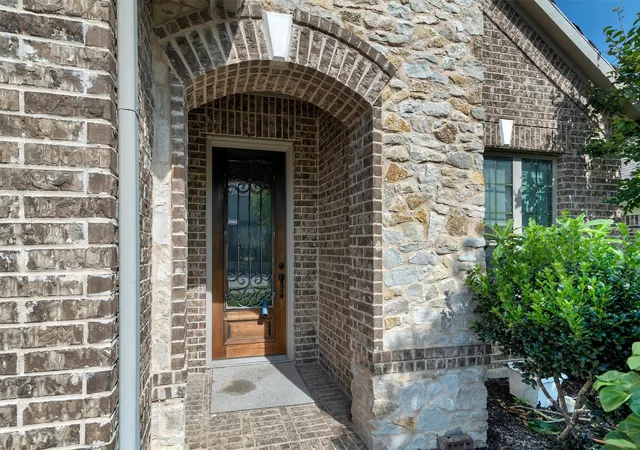 Photo 2 of Single family home for sale at 4005 Hawthorne Dr, Sachse, TX 75048 | MLS# 21342861 | Listing updated on 2026-08-06
