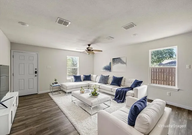 Photo 3 of Single family home for sale at 2724 Sarah St, Waco, TX 76706 | MLS# 21342470 | Listing updated on 2026-10-07