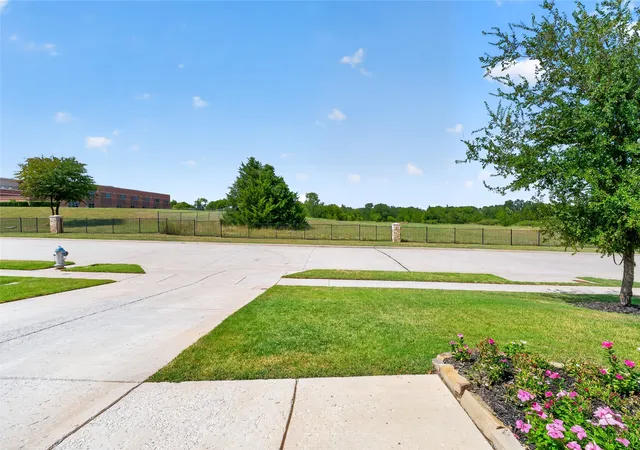Photo 2 of Single family home for sale at 1301 Park Vista Dr, Anna, TX 75409 | MLS# 21342898 | Listing updated on 2026-08-04