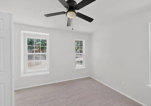 Photo 4 of Single family home for sale at 109 Harvest Hill Ln, Red Oak, TX 75154 | MLS# 21343073 | Listing updated on 2026-08-31