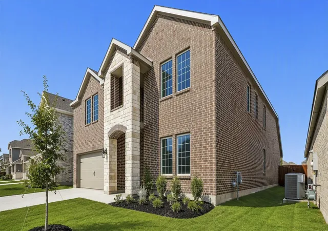 Photo 1 of Single family home for sale at 4825 Silver Touch Rd, Aubrey, TX 76227 | MLS# 21343758 | Listing updated on 2026-10-06