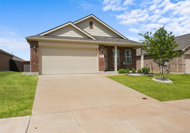 Photo 2 of Single family home for sale at 1606 Deerchase Dr, Anna, TX 75409 | MLS# 21343760 | Listing updated on 2026-08-31